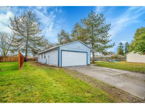 2386 NE Thomas Street Hillsboro OR 97124