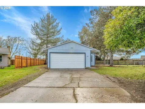 2386 NE Thomas Street Hillsboro OR 97124