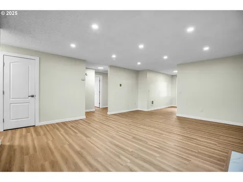 2386 NE Thomas Street Hillsboro OR 97124