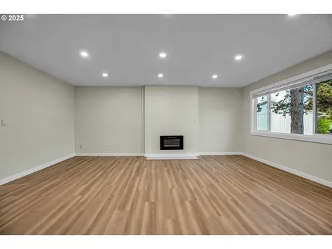 2386 NE Thomas Street Hillsboro OR 97124