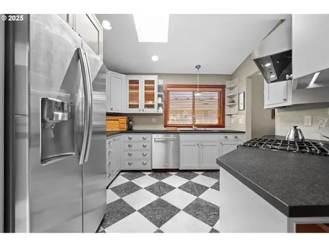 16516 SW Jesse Court Beaverton OR 97007