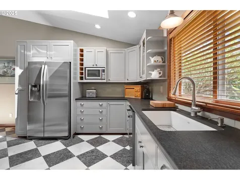 16516 SW Jesse Court Beaverton OR 97007