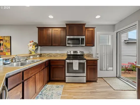 16038 SE Kingbird Drive Clackamas OR 97015