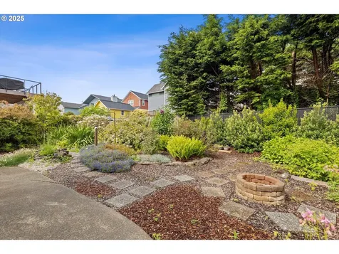 2147 NW Keel Avenue Lincoln City OR 97367