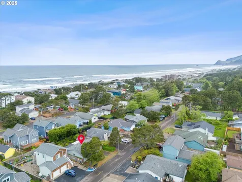 2147 NW Keel Avenue Lincoln City OR 97367