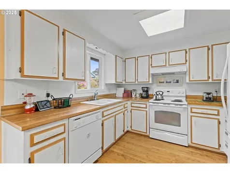 2147 NW Keel Avenue Lincoln City OR 97367