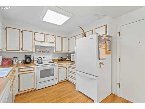 2147 NW Keel Avenue Lincoln City OR 97367