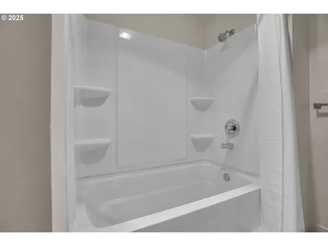 519 NW 82nd Street Vancouver WA 98665