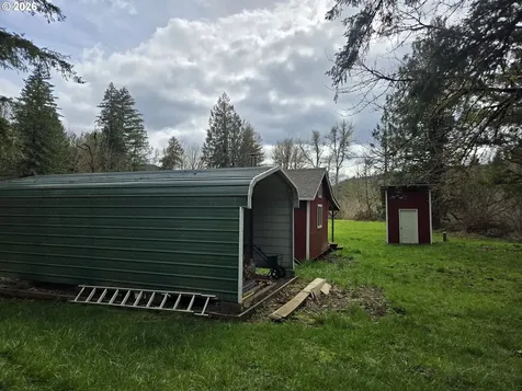 16817 Nonpareil Road Sutherlin OR 97479