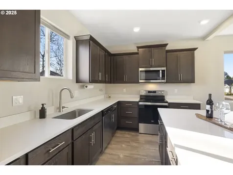 4236 E Willakenzie Street Newberg OR 97132