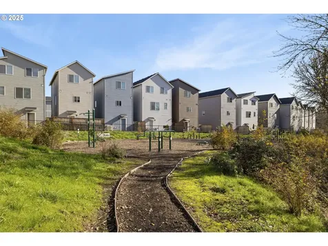 4236 E Willakenzie Street Newberg OR 97132