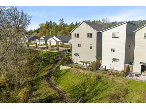 4236 E Willakenzie Street Newberg OR 97132