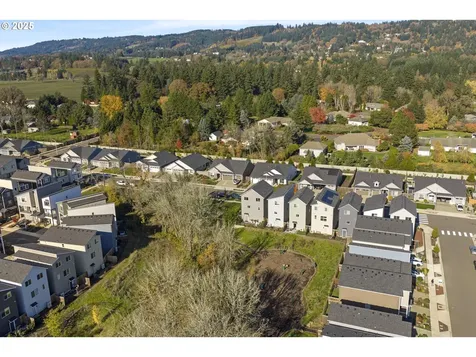 4236 E Willakenzie Street Newberg OR 97132