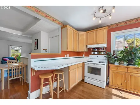 7318 SE Harrison Court Portland OR 97215