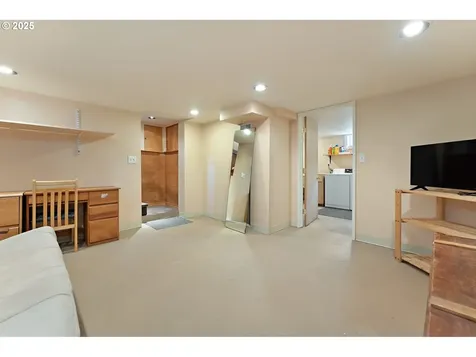 7318 SE Harrison Court Portland OR 97215