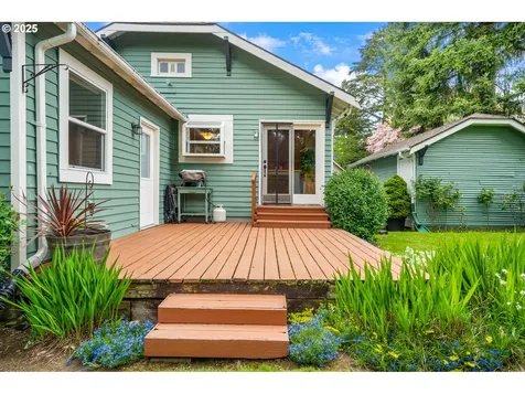 7318 SE Harrison Court Portland OR 97215
