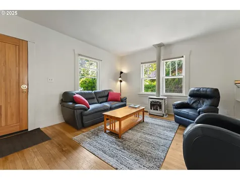 7318 SE Harrison Court Portland OR 97215