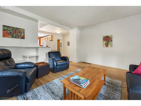 7318 SE Harrison Court Portland OR 97215