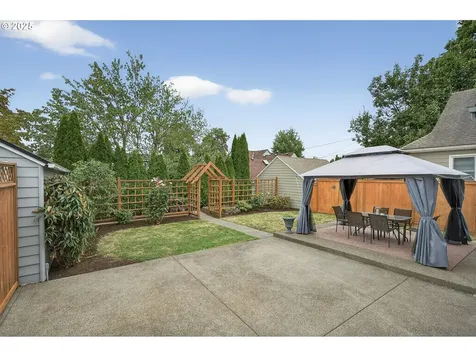 7754 SE 18th Avenue Portland OR 97202