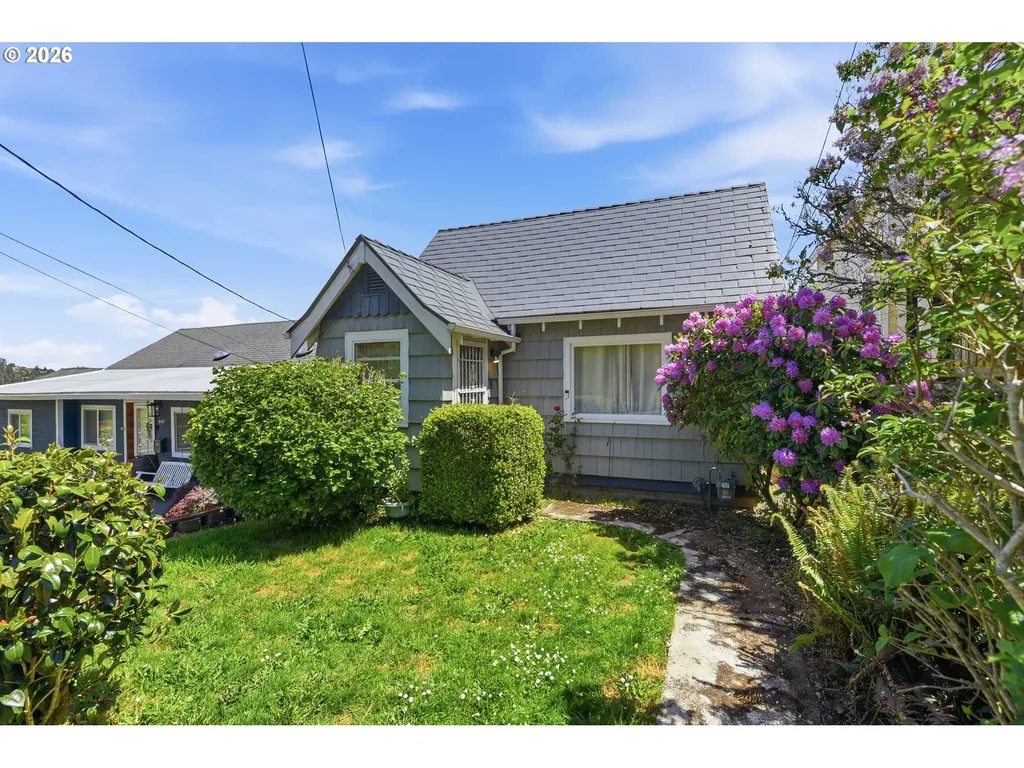 846 S 11th Street Coos Bay OR 97420