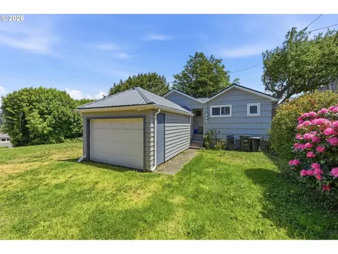 846 S 11th Street Coos Bay OR 97420