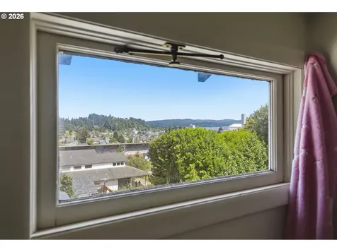 846 S 11th Street Coos Bay OR 97420