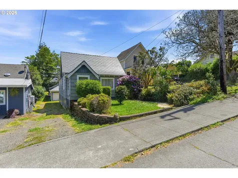 846 S 11th Street Coos Bay OR 97420