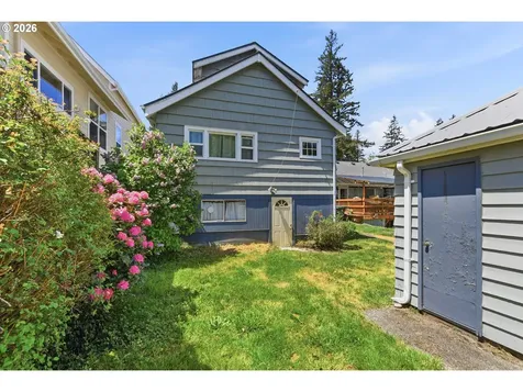 846 S 11th Street Coos Bay OR 97420