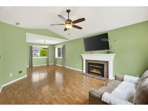 357 SW 30th Court Troutdale OR 97060