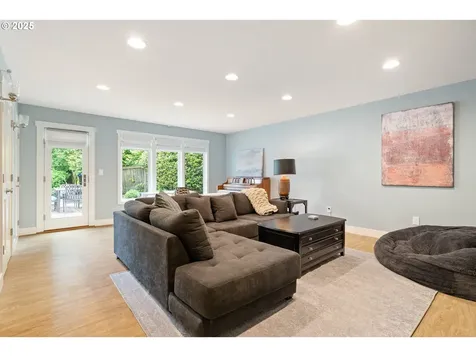 475 Iron Mountain Boulevard Lake Oswego OR 97034