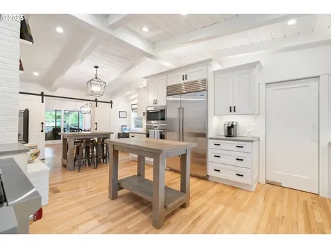 475 Iron Mountain Boulevard Lake Oswego OR 97034