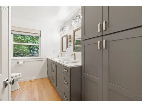 475 Iron Mountain Boulevard Lake Oswego OR 97034
