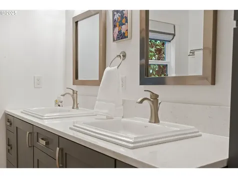 475 Iron Mountain Boulevard Lake Oswego OR 97034