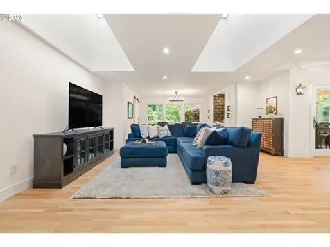 475 Iron Mountain Boulevard Lake Oswego OR 97034