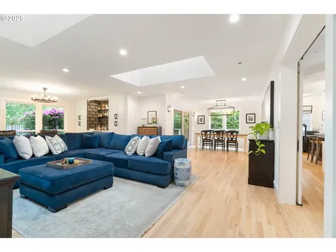 475 Iron Mountain Boulevard Lake Oswego OR 97034