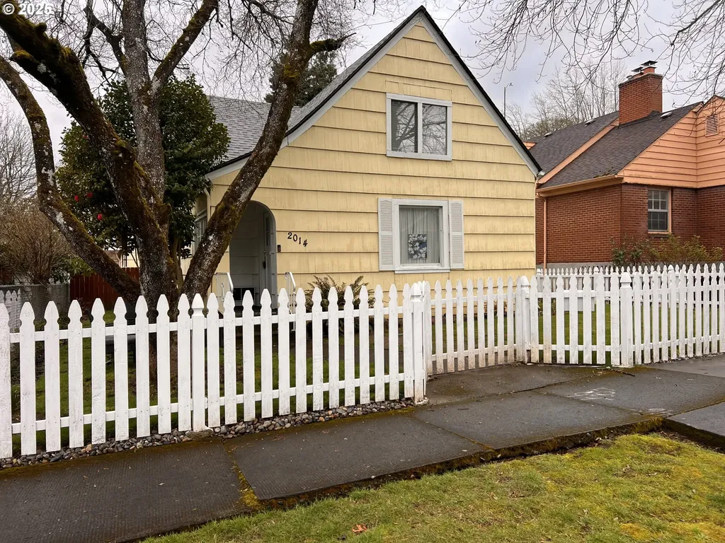 2014 E Street Vancouver WA 98663