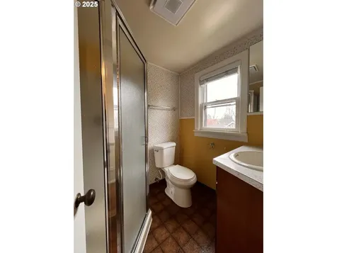 2014 E Street Vancouver WA 98663