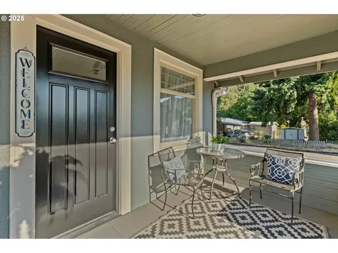 669 W Ballf Street Roseburg OR 97471
