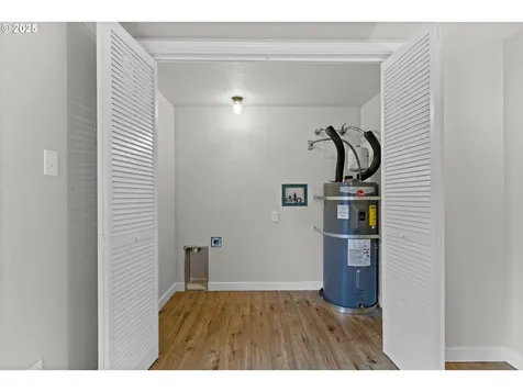669 W Ballf Street Roseburg OR 97471