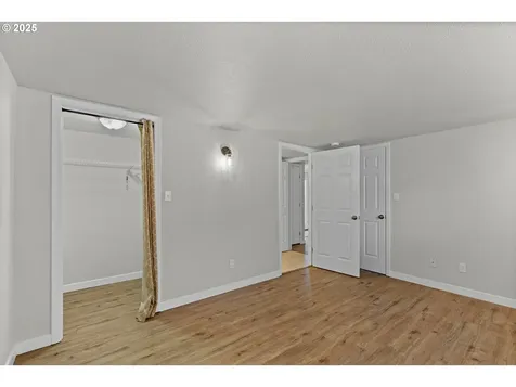 669 W Ballf Street Roseburg OR 97471