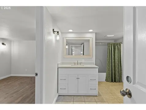 669 W Ballf Street Roseburg OR 97471