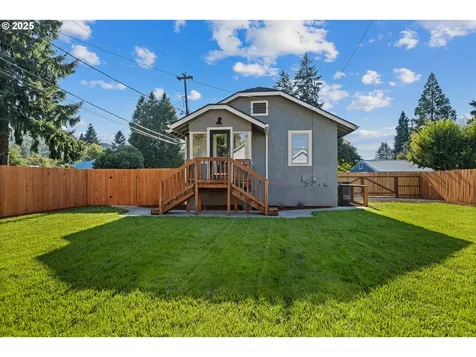 669 W Ballf Street Roseburg OR 97471
