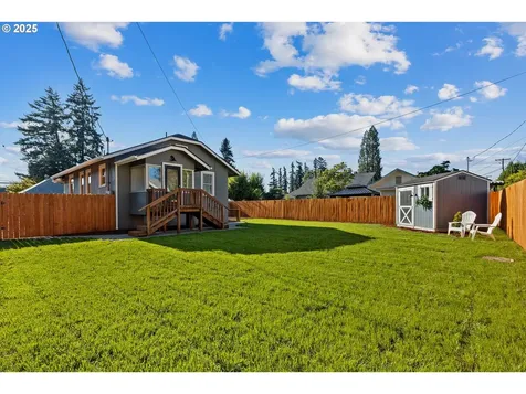 669 W Ballf Street Roseburg OR 97471
