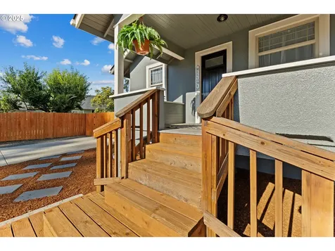 669 W Ballf Street Roseburg OR 97471