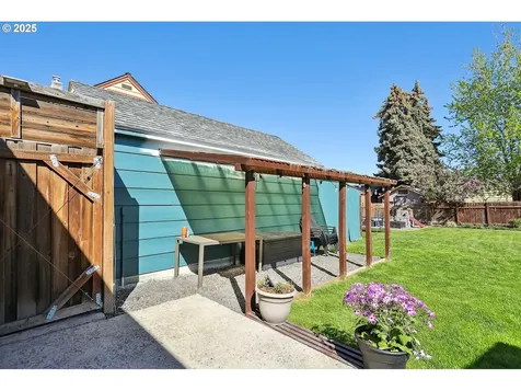 1417 E 13th Street The Dalles OR 97058