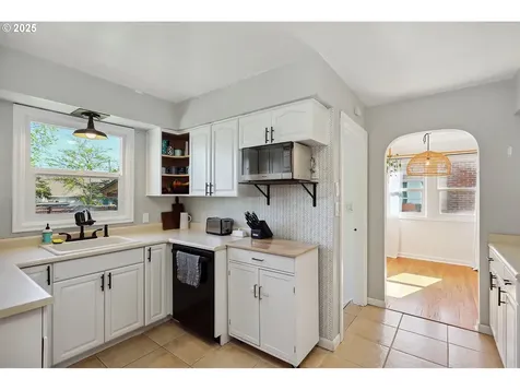 1417 E 13th Street The Dalles OR 97058