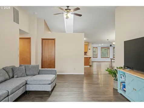 2030 Woodhaven Court NW Salem OR 97304