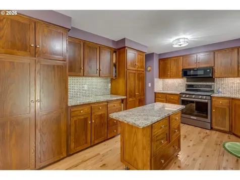 1930 SW Willow Parkway Gresham OR 97080