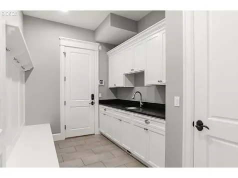 15948 Twin Fir Road Lake Oswego OR 97035