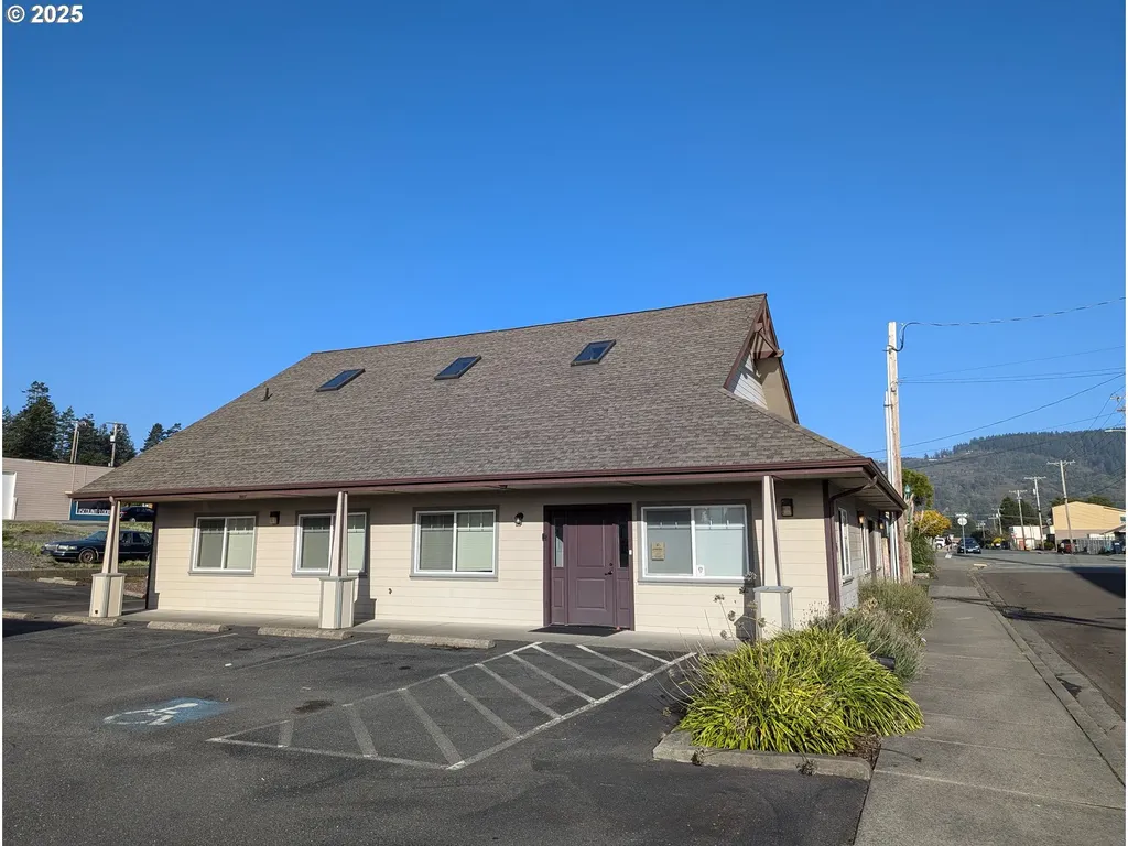 616 Hemlock Street Brookings OR 97415